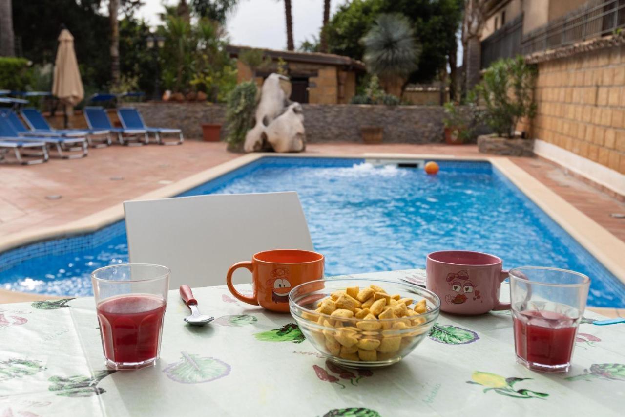 شينيسي Alelida Villa Con Piscina المظهر الخارجي الصورة