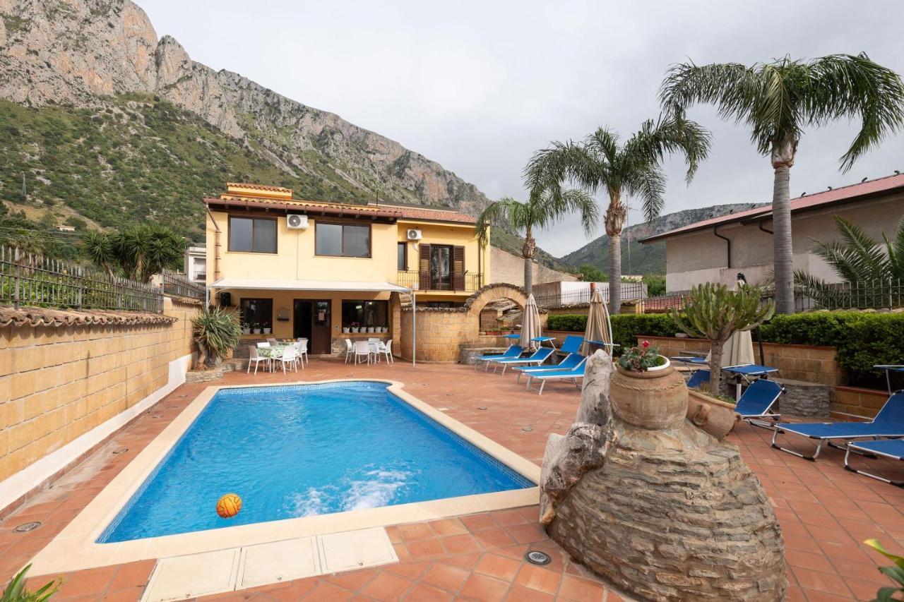 شينيسي Alelida Villa Con Piscina المظهر الخارجي الصورة